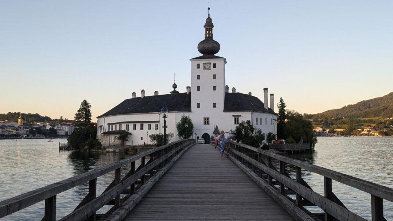 Luxurioeses Apartment Mit Garten & Terrasse In Der Naehe Vom See Im Schoenen Salzkammergut Gmunden Zewnętrze zdjęcie